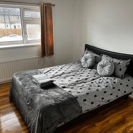 Good Priced Single Rooms In Hayes Northolt  Εξωτερικό φωτογραφία